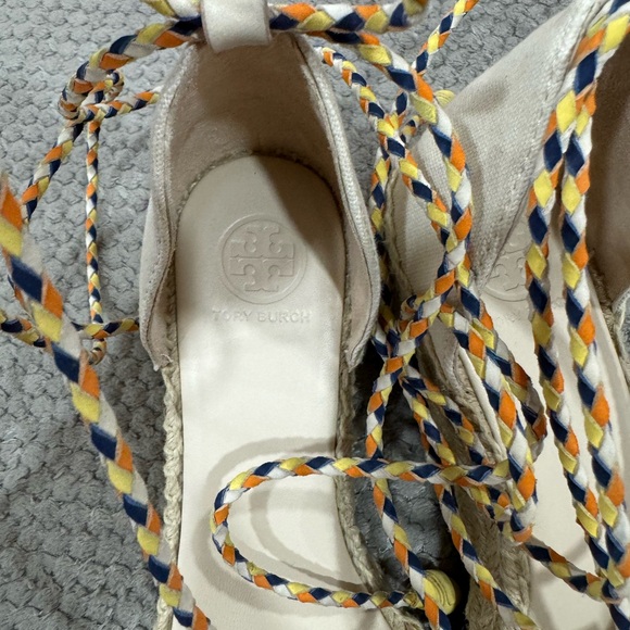 Tory Burch size 7 - Picture 4 of 8